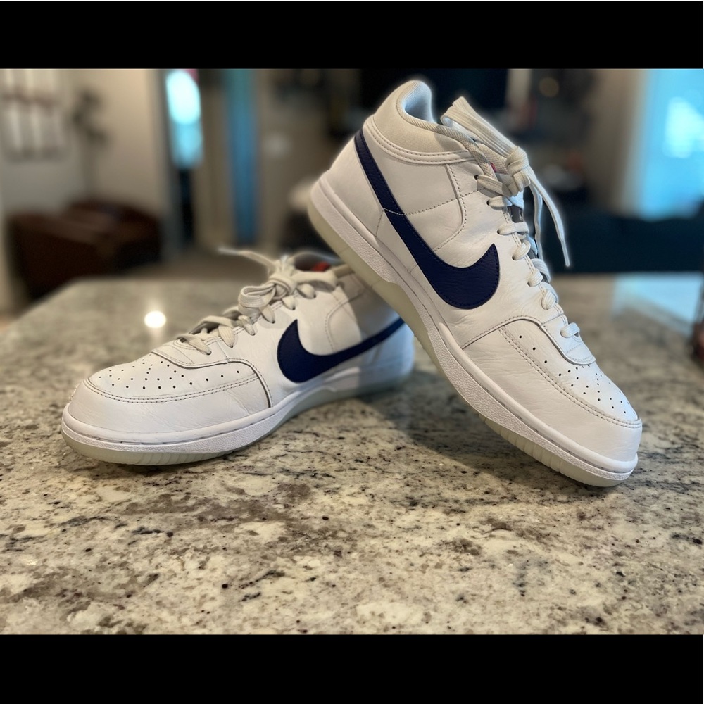 Mens Nike Sky Force 3/4 White Regency Purple size 10.5
